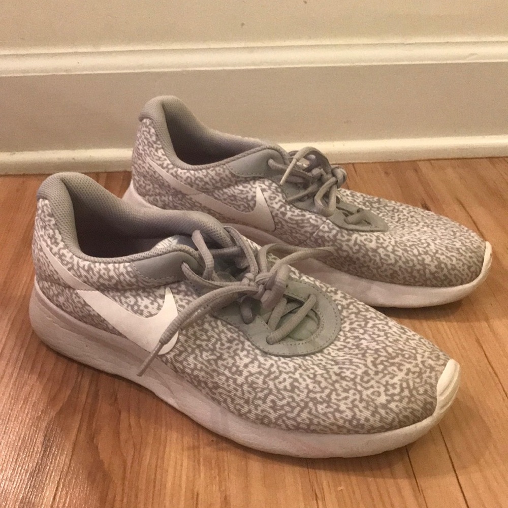 Womens Nike Size 9.5